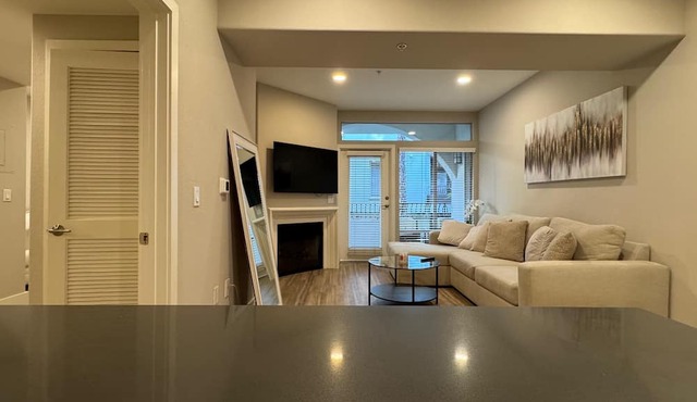 Modern 2BD Next to The Grove