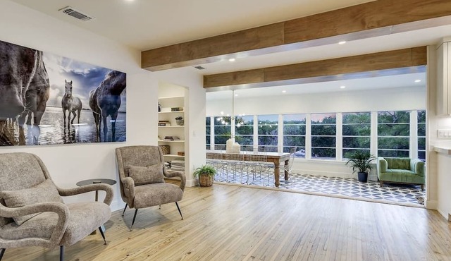 15% Discount Luxury Hill Country Estate Sleeps 23 Pool Vineyard