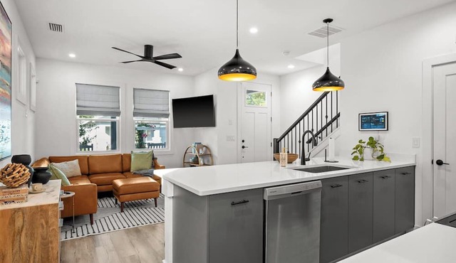 New Pristine & Convenient in Tampa's Historic Ybor in Tampa