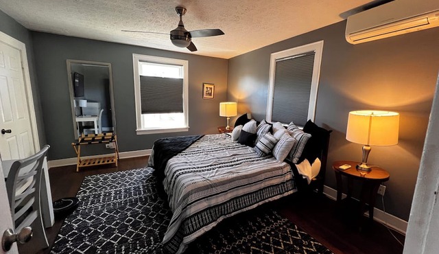 1200 sf Apt -3 BR-Amazing Beds-Walk to EKU & Downtown Venues - 5 minutes to I-75