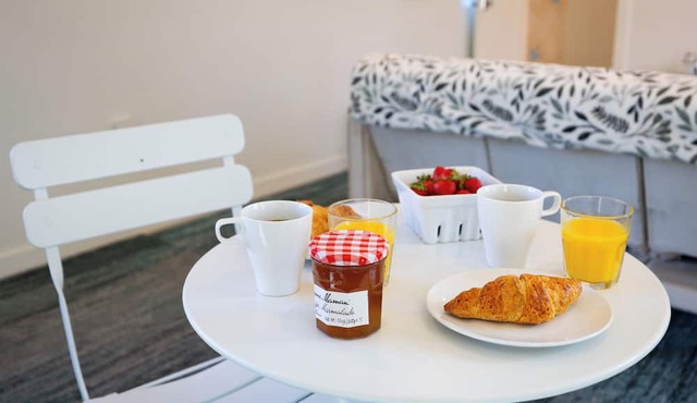 Day Dreams by AvantStay | Modern Loft w/Views of Hollywood Sign | A+ Location in Los Angeles