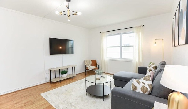 Sojourn Stay | Beachy 2BR Escape