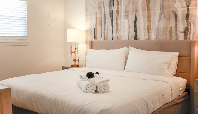 Sojourn's Harborage Jellyfish Suite Near Beach