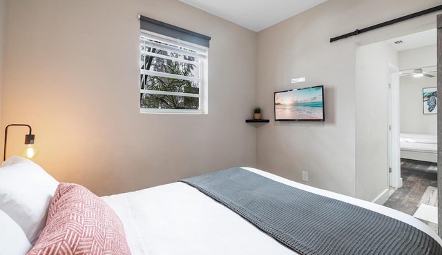 Lauderdale Bliss: Mins to Las Olas & Beach in Fort Lauderdale