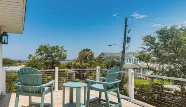 A Little Gem - Ocean Views with Private Elevator