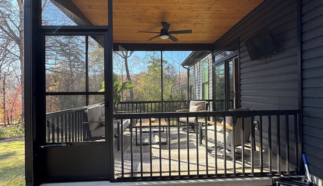 ⭐️NEW⭐️ Near Tryon Equestrian Luxury Getaway Hot Tub Game Room Landrum