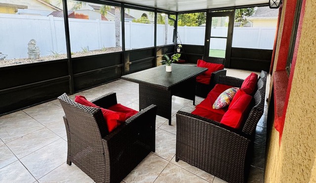 3-bedroom house in phenomenal Orlando with WiFi, AC,Jacuzzi and Billiards Table