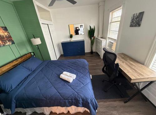 Charming 2 Bedroom Fully Loaded Apartment with Washer and Dryer