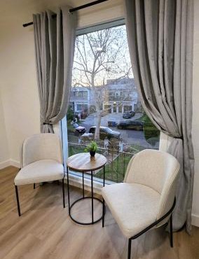 Renovated Three Bedroom Near Cedars Sinai and Beverly Hills With Parking