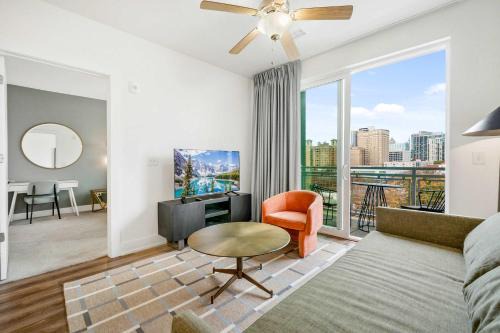 MAJOR INTERNATIONAL SPORTING EVENT 2026 Stay - Modern 1B1B Apartment with Private Balcony - 2 mi from Mercedes-Benz Stadium - 7